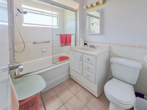 2920 Graveley Street, Vancouver, BC - Indoor Photo Showing Bathroom