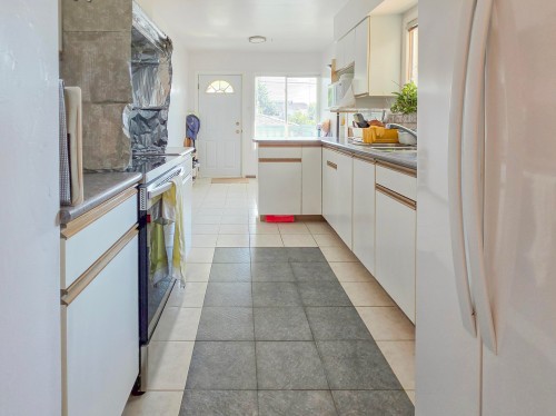2920 Graveley Street, Vancouver, BC - Indoor Photo Showing Kitchen