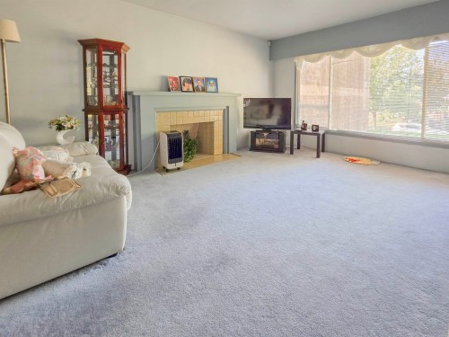 2920 Graveley Street, Vancouver, BC - Indoor With Fireplace