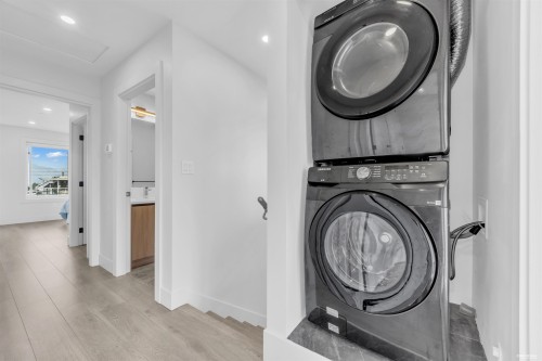 3267 29Th Avenue E, Vancouver, BC - Indoor Photo Showing Laundry Room