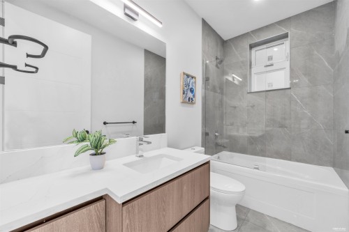 3267 29Th Avenue E, Vancouver, BC - Indoor Photo Showing Bathroom