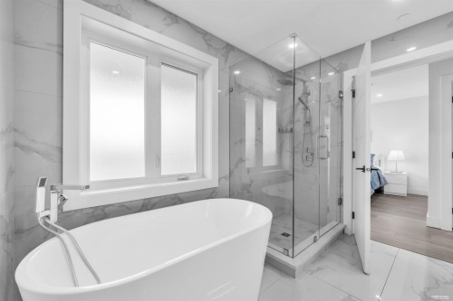 3267 29Th Avenue E, Vancouver, BC - Indoor Photo Showing Bathroom