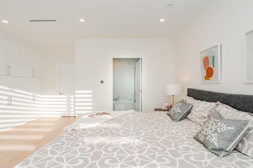 3321 37Th Avenue W, Vancouver, BC - Indoor Photo Showing Bedroom