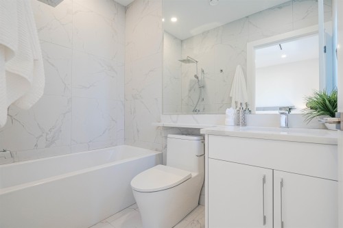 3321 37Th Avenue W, Vancouver, BC - Indoor Photo Showing Bathroom