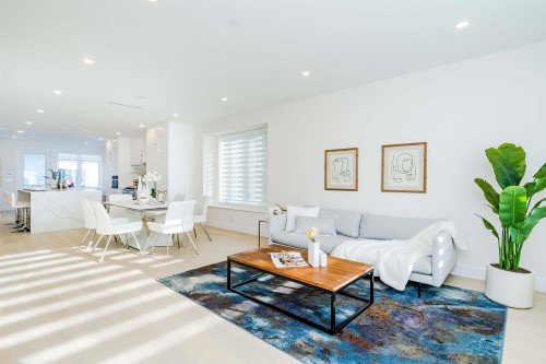 3321 37Th Avenue W, Vancouver, BC - Indoor Photo Showing Living Room