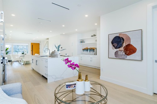 3321 37Th Avenue W, Vancouver, BC - Indoor