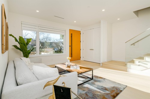 3321 37Th Avenue W, Vancouver, BC - Indoor