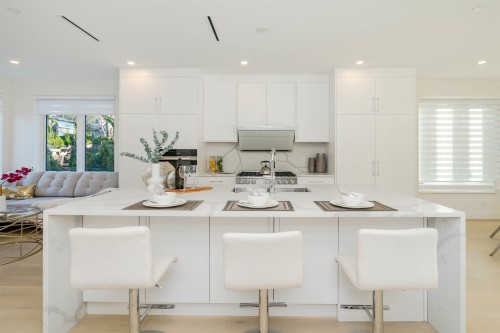 3321 37Th Avenue W, Vancouver, BC - Indoor