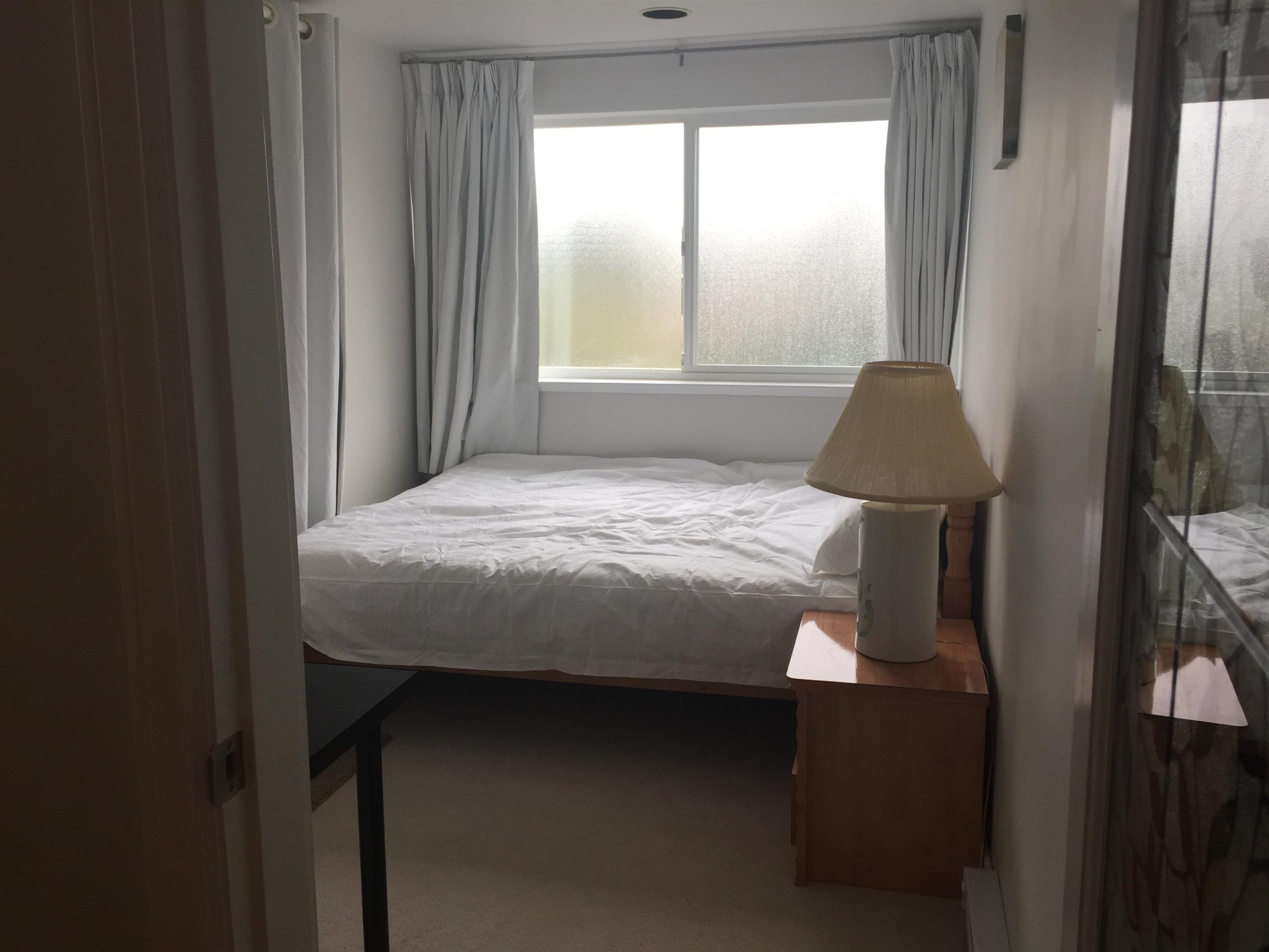 8820 No. 4 Road, Richmond, BC - Indoor Photo Showing Bedroom