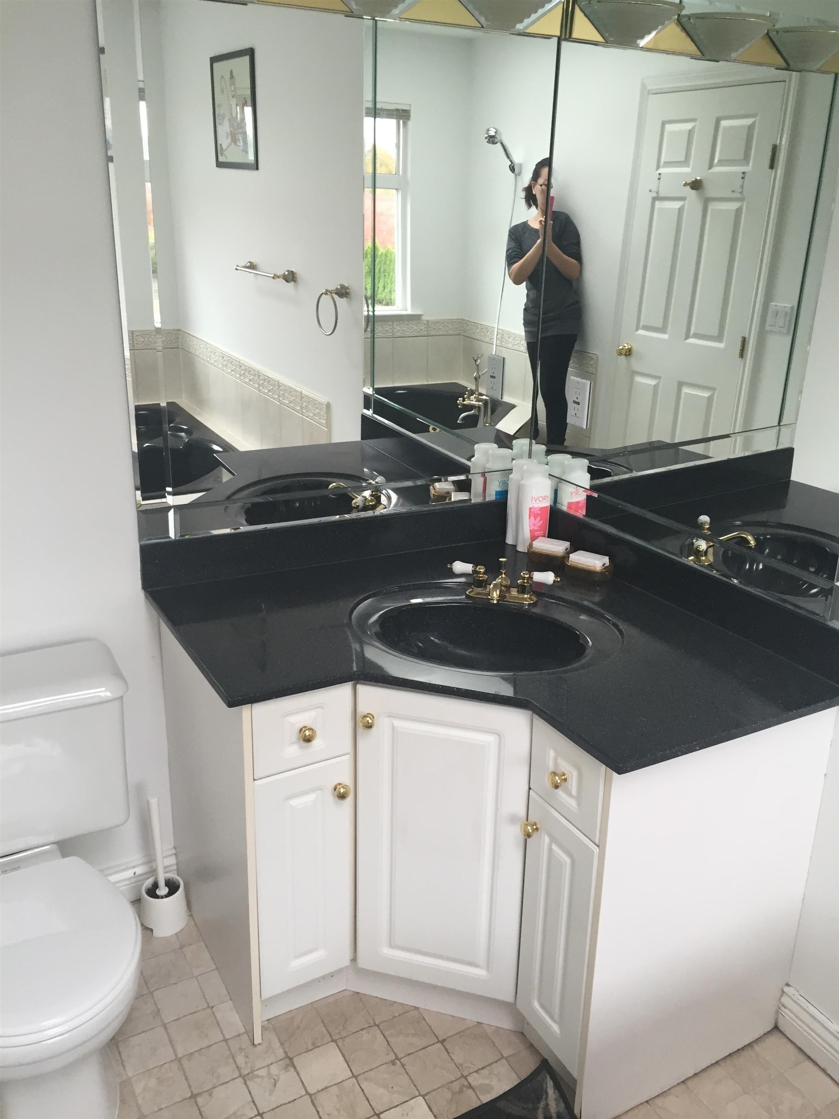 8820 No. 4 Road, Richmond, BC - Indoor Photo Showing Bathroom