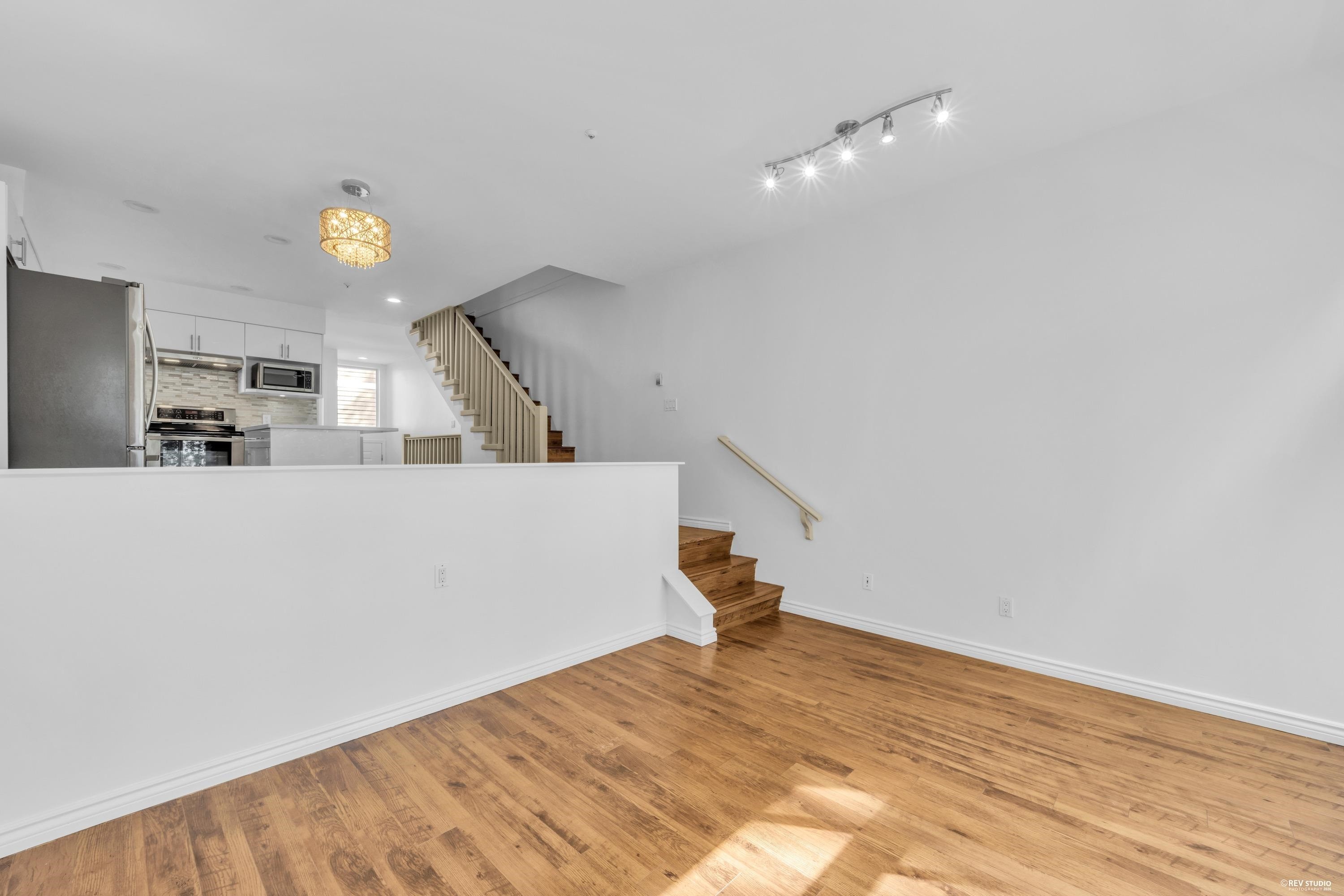 3396 Cobblestone Avenue, Vancouver, BC - Indoor Photo Showing Other Room