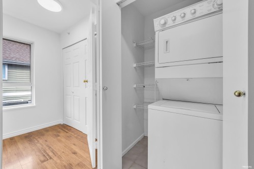 3396 Cobblestone Avenue, Vancouver, BC - Indoor Photo Showing Laundry Room