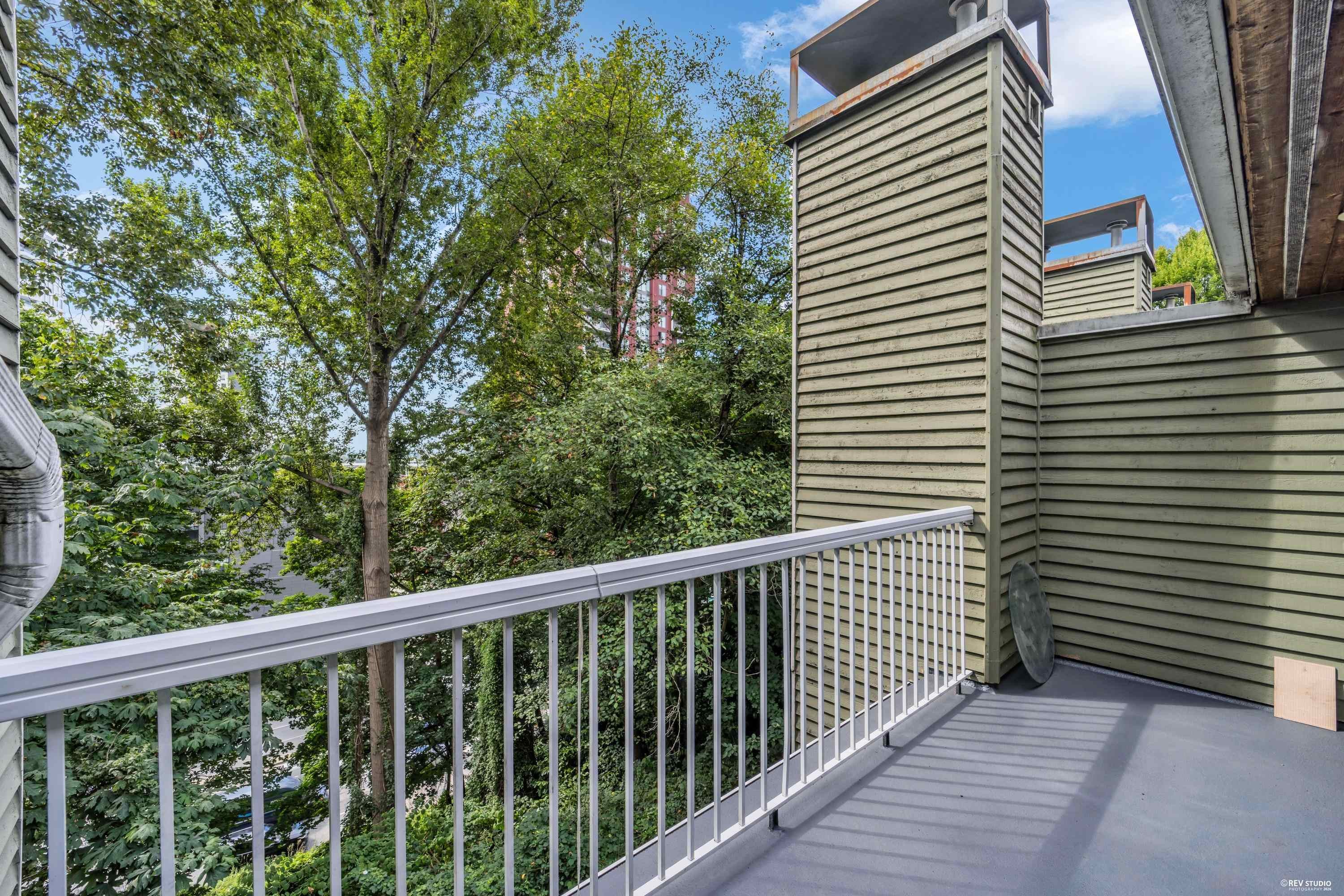 3396 Cobblestone Avenue, Vancouver, BC - Outdoor