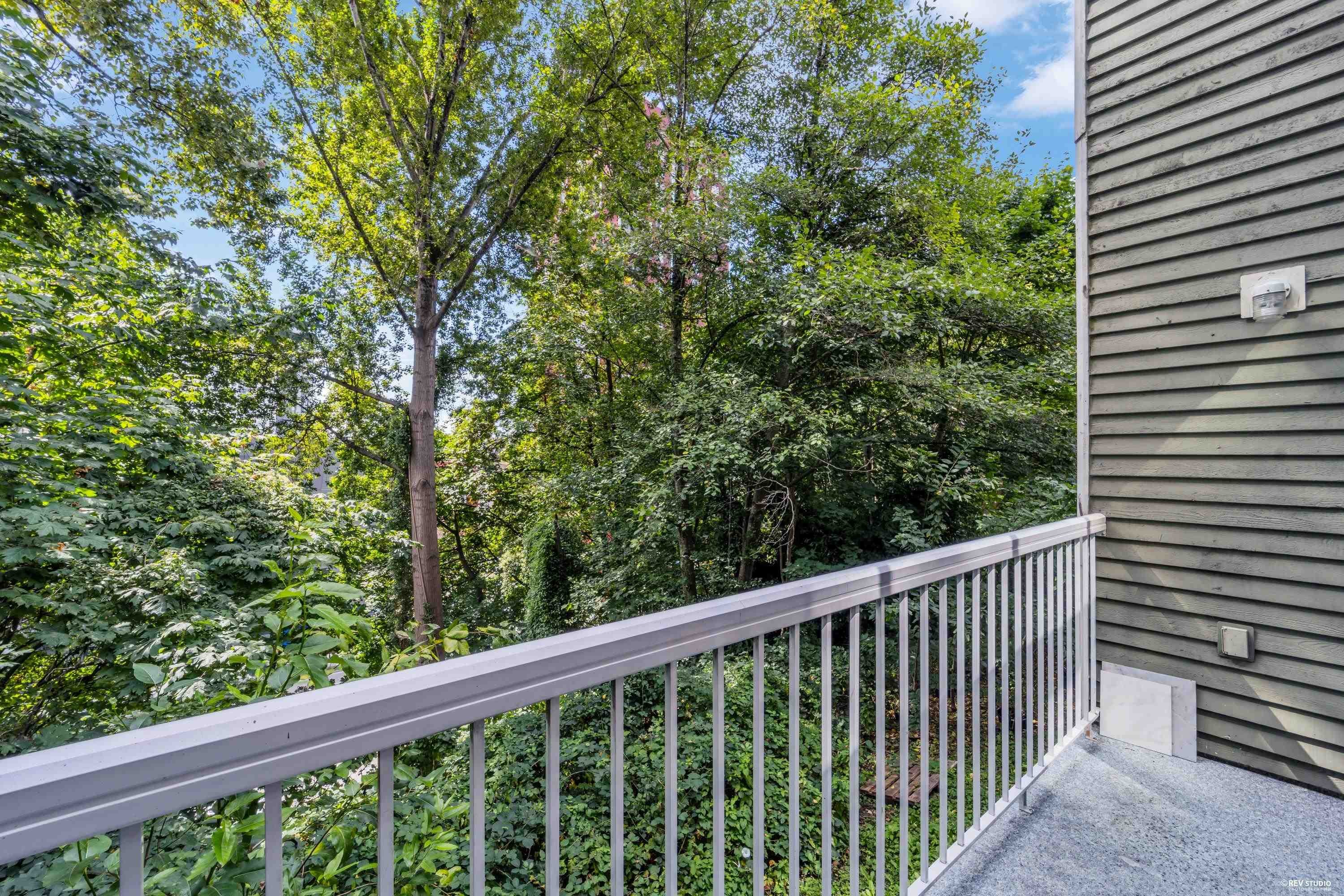 3396 Cobblestone Avenue, Vancouver, BC - Outdoor
