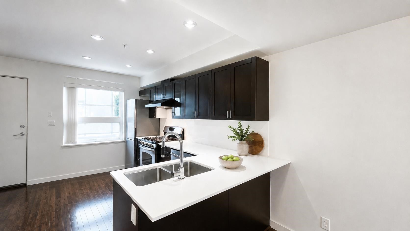 4888 Eldorado Mews, Vancouver, BC - Indoor Photo Showing Kitchen With Double Sink