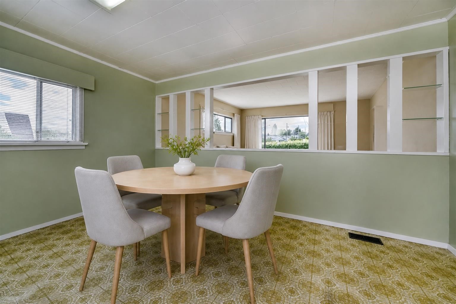 329 Marmont Street, Coquitlam, BC - Indoor Photo Showing Dining Room