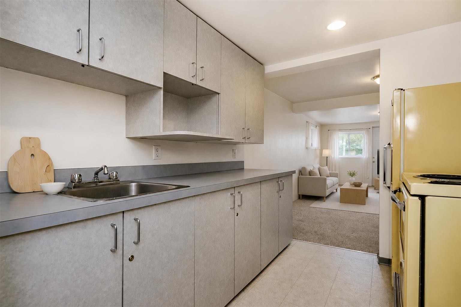 329 Marmont Street, Coquitlam, BC - Indoor Photo Showing Kitchen