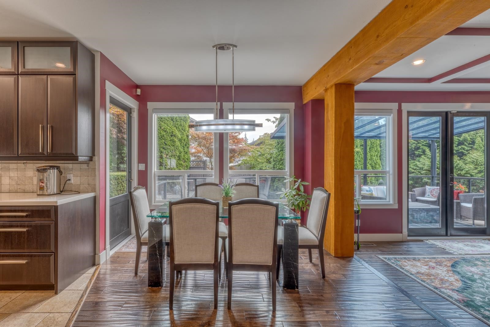 3067 Plateau Boulevard, Coquitlam, BC - Indoor Photo Showing Dining Room