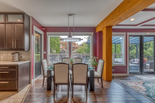 3067 Plateau Boulevard, Coquitlam, BC - Indoor Photo Showing Dining Room