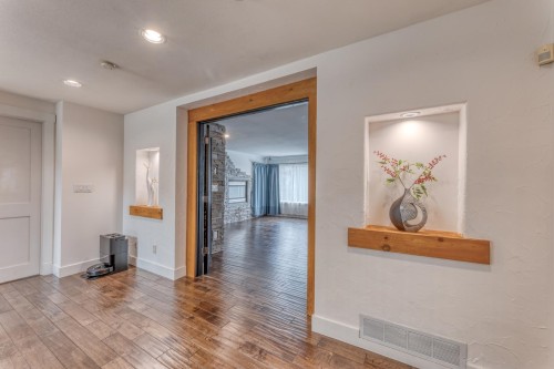 3067 Plateau Boulevard, Coquitlam, BC - Indoor Photo Showing Other Room