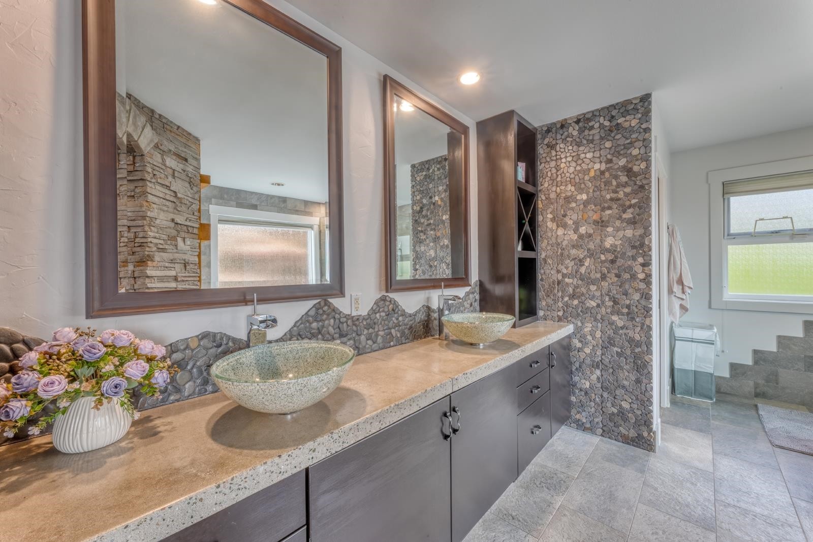 3067 Plateau Boulevard, Coquitlam, BC - Indoor Photo Showing Bathroom