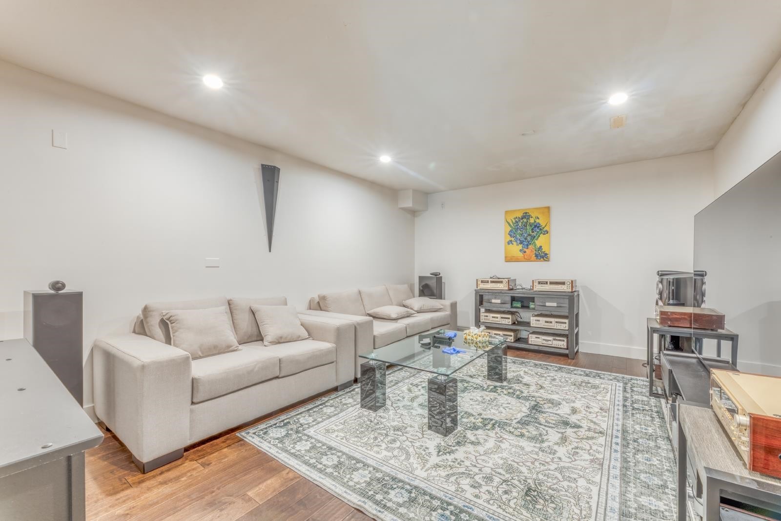 3067 Plateau Boulevard, Coquitlam, BC - Indoor