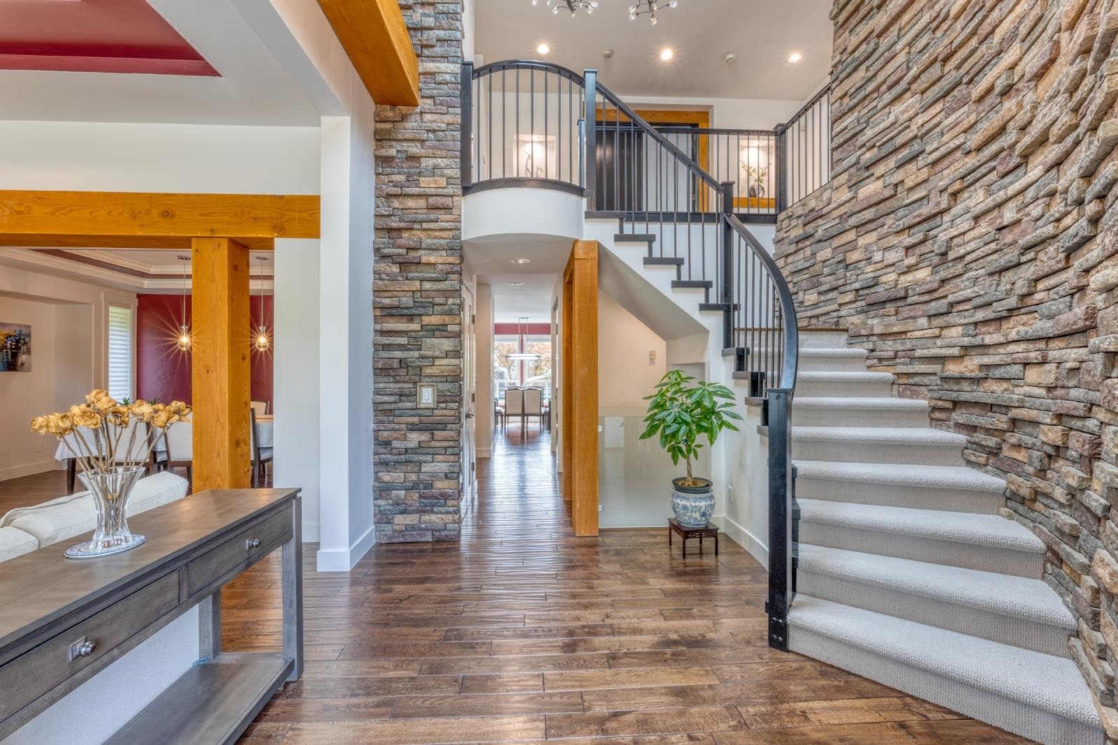 3067 Plateau Boulevard, Coquitlam, BC - Indoor Photo Showing Other Room
