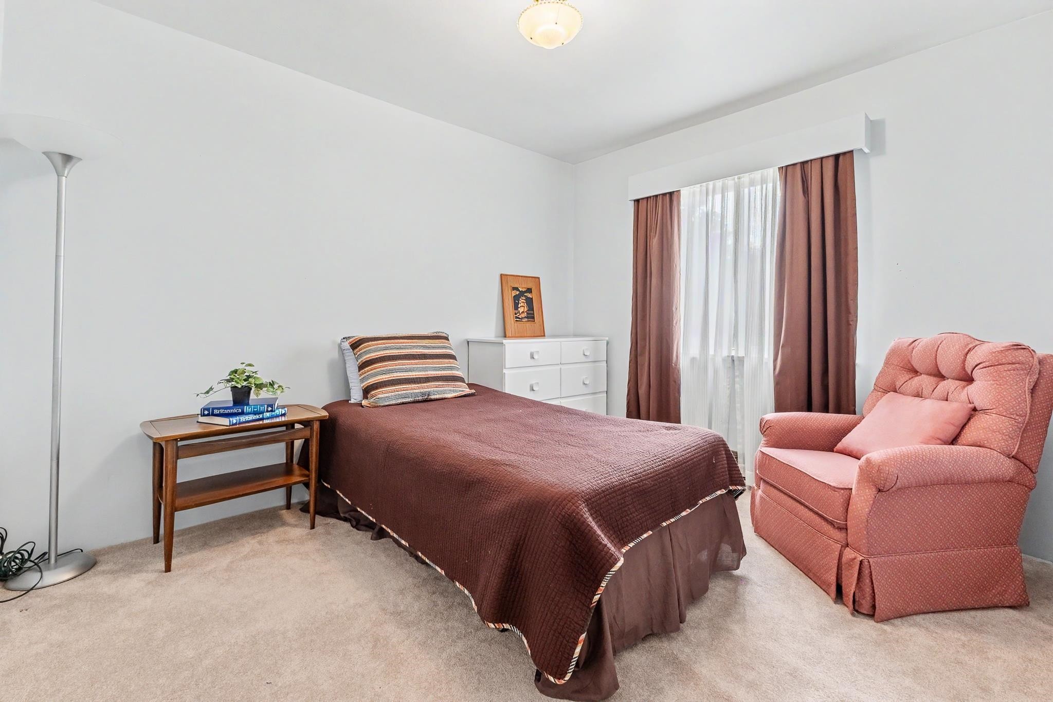 4830 Southlawn Drive, Burnaby, BC - Indoor Photo Showing Bedroom