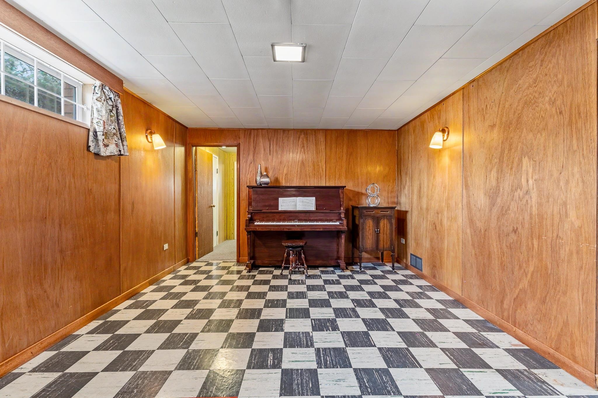 4830 Southlawn Drive, Burnaby, BC - Indoor