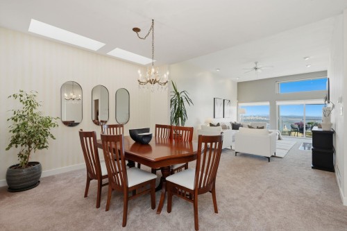 2343 Folkestone Way, West Vancouver, BC - Indoor Photo Showing Dining Room
