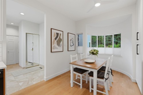 2343 Folkestone Way, West Vancouver, BC - Indoor Photo Showing Dining Room