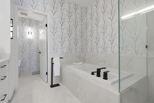 2343 Folkestone Way, West Vancouver, BC - Indoor Photo Showing Bathroom