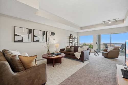 2343 Folkestone Way, West Vancouver, BC - Indoor Photo Showing Living Room