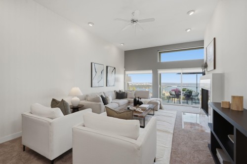 2343 Folkestone Way, West Vancouver, BC - Indoor Photo Showing Living Room