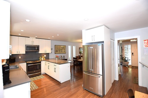 2904 Tatla Place, Coquitlam, BC - Indoor Photo Showing Kitchen With Stainless Steel Kitchen