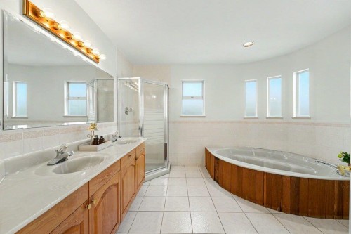 3630 Cambridge Street, Vancouver, BC - Indoor Photo Showing Bathroom
