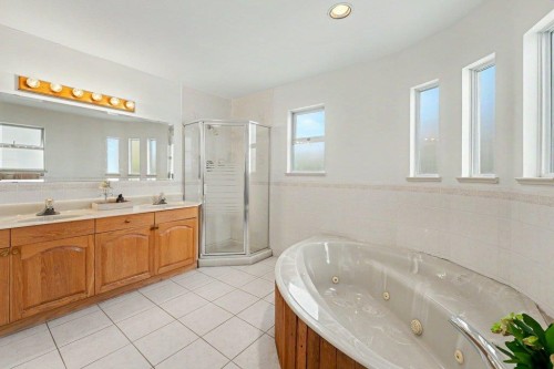 3630 Cambridge Street, Vancouver, BC - Indoor Photo Showing Bathroom