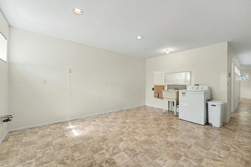 3630 Cambridge Street, Vancouver, BC - Indoor Photo Showing Laundry Room