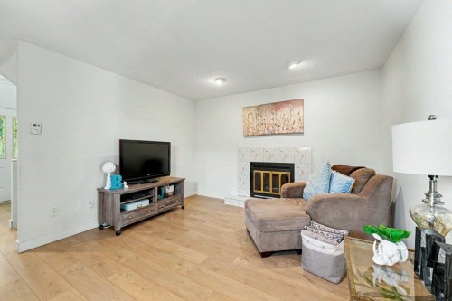 3630 Cambridge Street, Vancouver, BC - Indoor Photo Showing Living Room With Fireplace