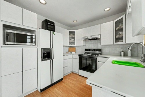 3630 Cambridge Street, Vancouver, BC - Indoor Photo Showing Kitchen