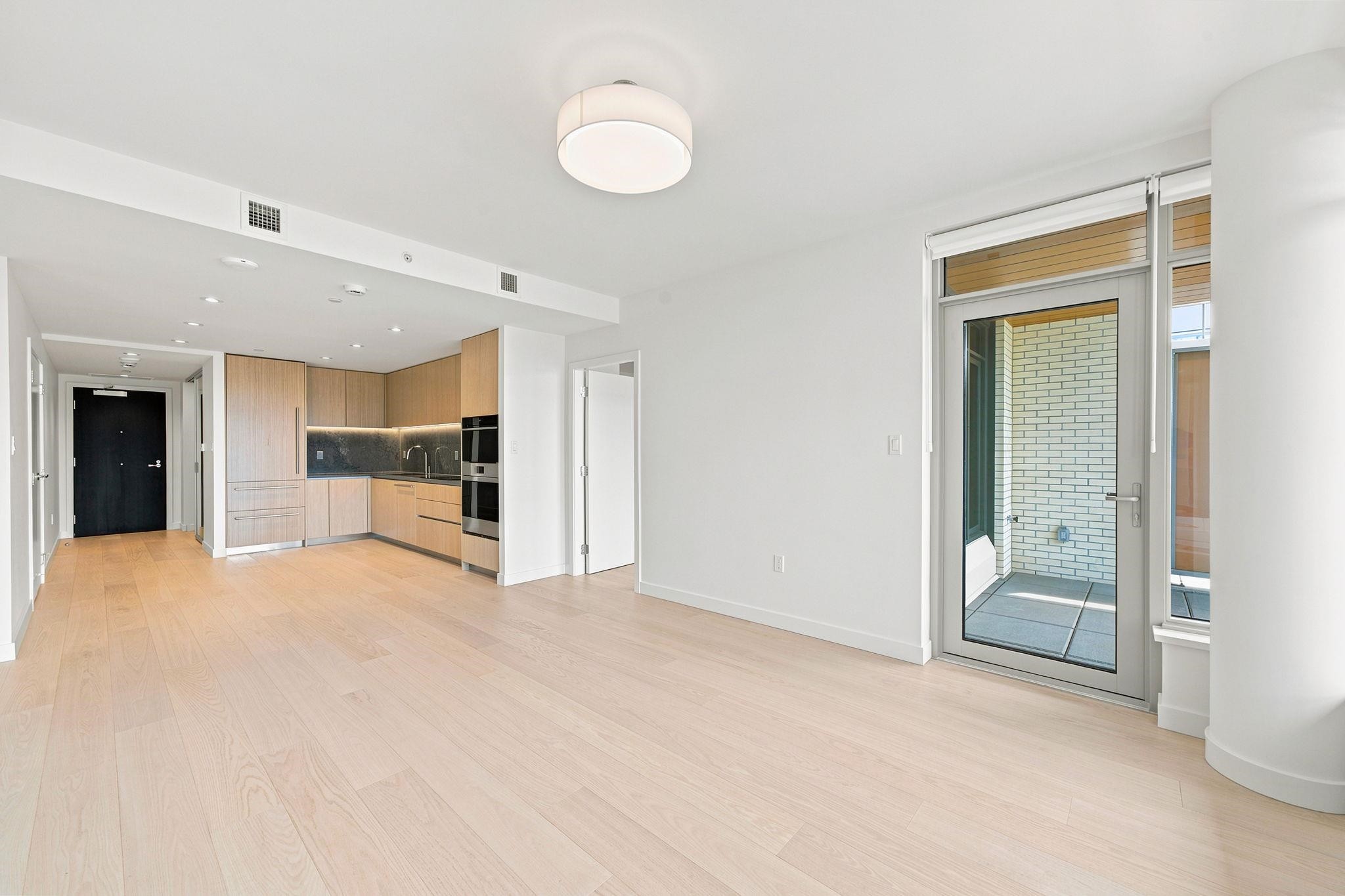 301-785 Harbour Way, North Vancouver, BC - Indoor Photo Showing Kitchen
