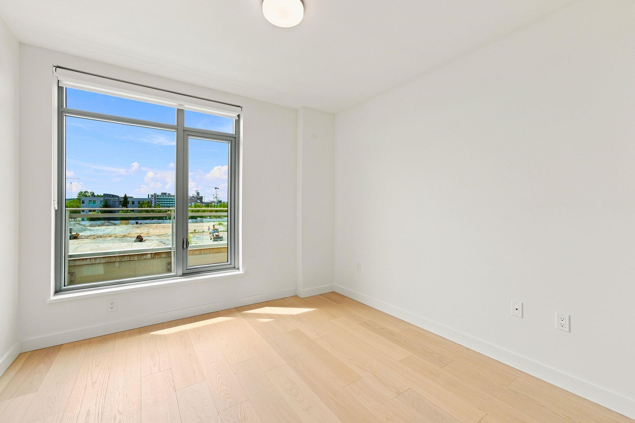 301-785 Harbour Way, North Vancouver, BC - Indoor Photo Showing Other Room