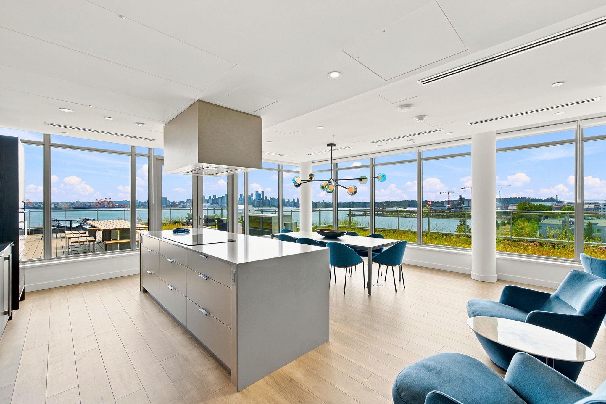 301-785 Harbour Way, North Vancouver, BC - Indoor