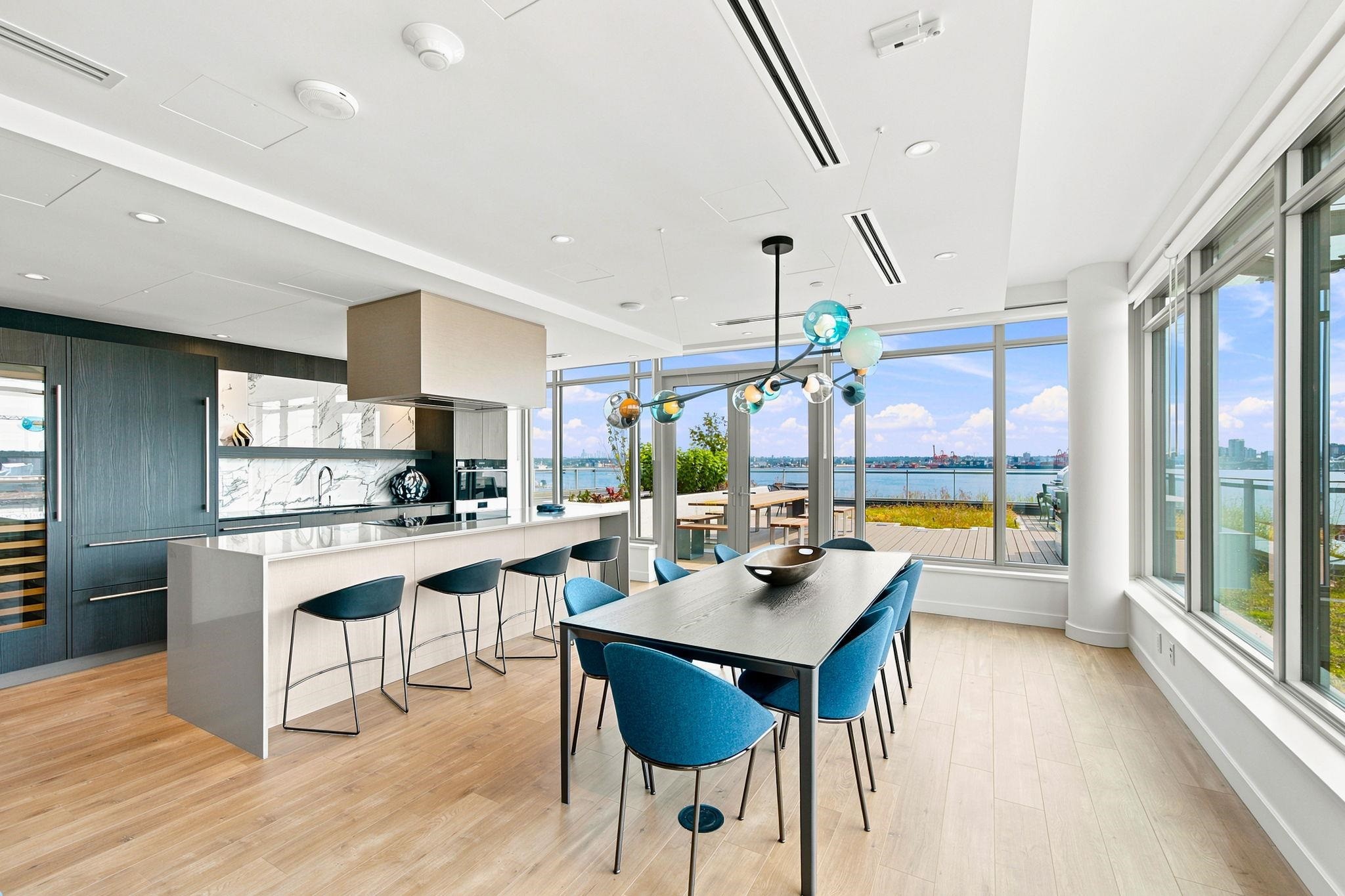 301-785 Harbour Way, North Vancouver, BC - Indoor