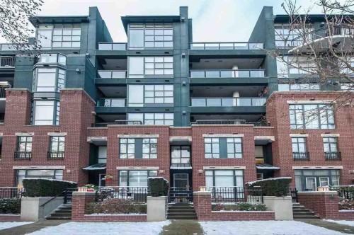 22** 12Th Avenue W, Vancouver, BC - Outdoor With Facade