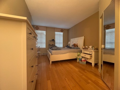 22** 12Th Avenue W, Vancouver, BC - Indoor Photo Showing Bedroom