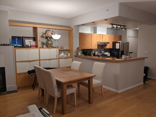 22** 12Th Avenue W, Vancouver, BC - Indoor Photo Showing Dining Room