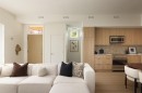593 49Th Avenue E, Vancouver, BC  - Indoor Photo Showing Kitchen 