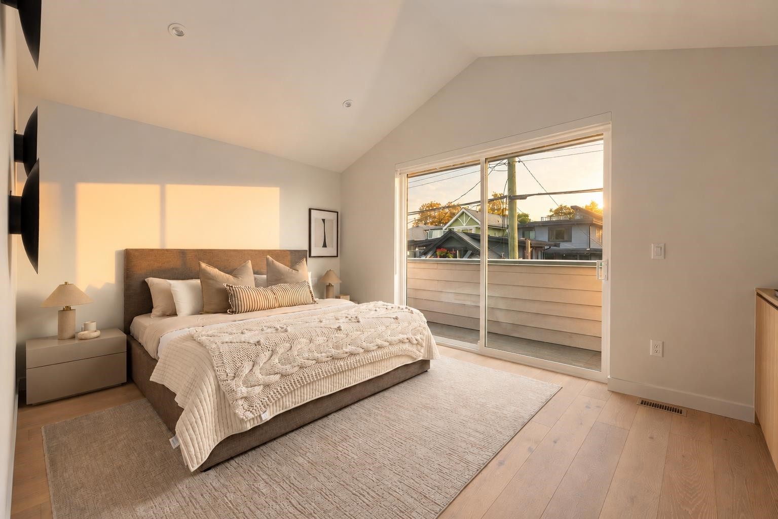 593 49Th Avenue E, Vancouver, BC - Indoor Photo Showing Bedroom