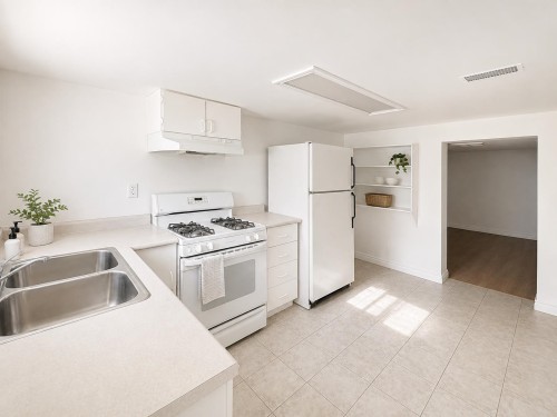 5809 Selkirk Street, Vancouver, BC - Indoor Photo Showing Kitchen With Double Sink
